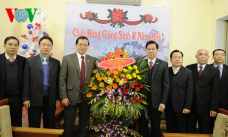 Frente patriótico de Vietnam felicita comunidad evangélica por Navidad